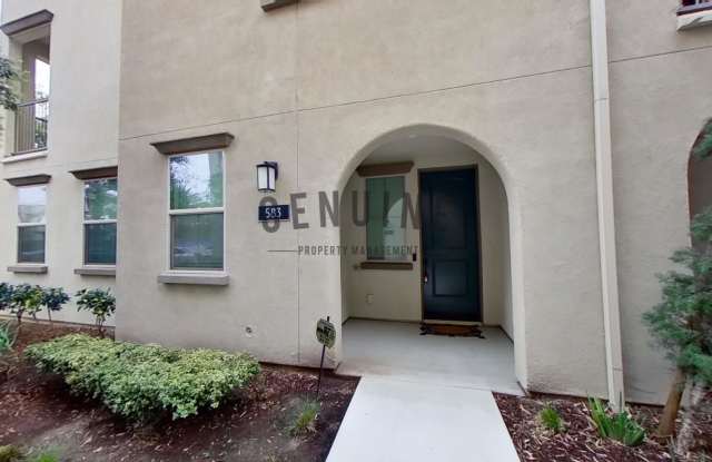 $500 off 1st Month Rent ~ 4 Bedroom Condo with Roof Top Deck in Anaheim ~ Move in Special Gallery 2