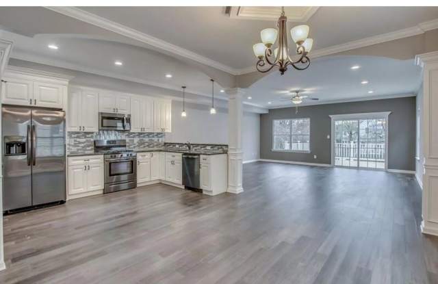 533 Maple Street photos photos