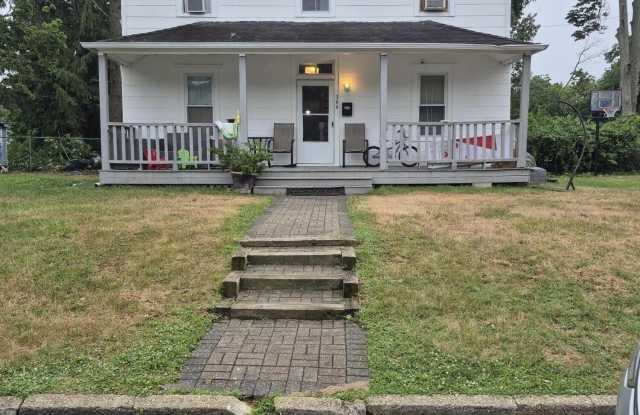 366 Lake Avenue photos photos
