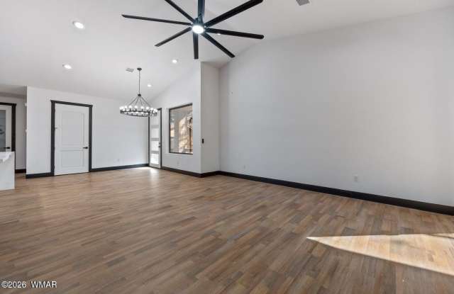 2701 W Villa Loop Gallery 4