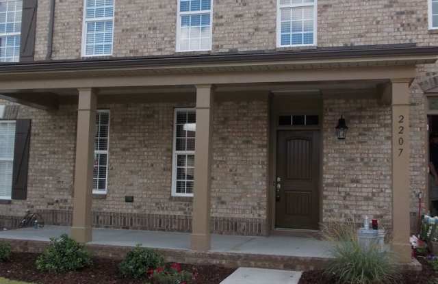 Beautiful 3 Bed + Loft Townhome in Highly Desired Christenbury Walk photos photos