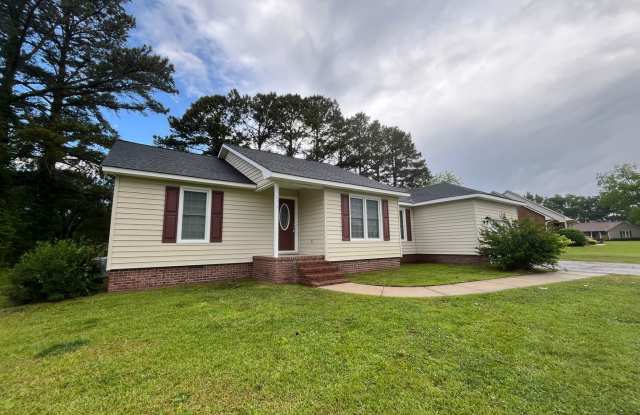 More than meets the eye! - 275 Huffmantown Road, Onslow County, NC 28574 More than meets the eye! - 275 Huffmantown Road, Onslow County, NC 28574