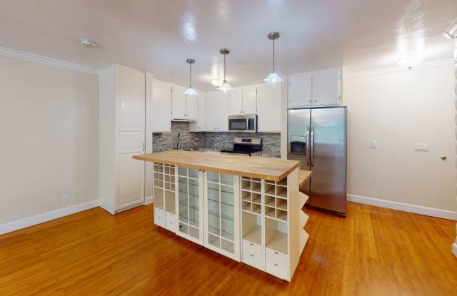 Freshly Painted Upstairs Condo with Community Pool photos photos
