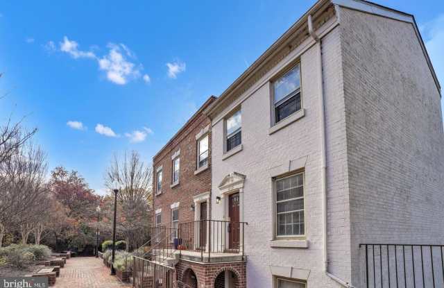 4339 MASSACHUSETTS Avenue NW Gallery 4
