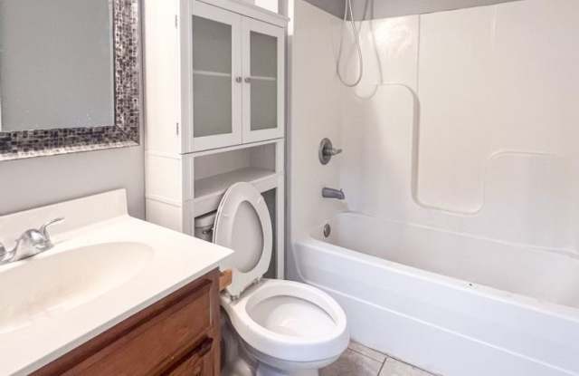 Shirley Lane Apartments Gallery 3