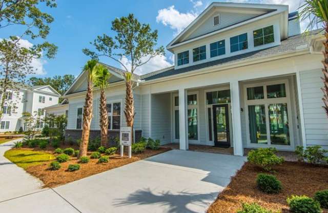 1515 Aquabelle Lane Gallery 2