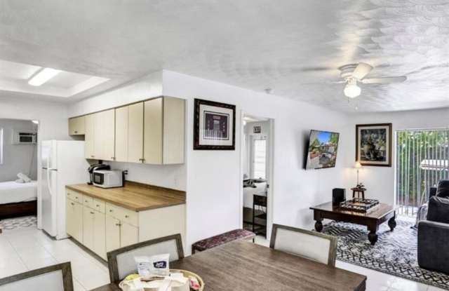 820 NE 16th Ave photos photos