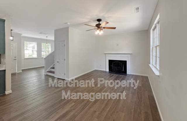 110 Golden Crest Court Gallery 4