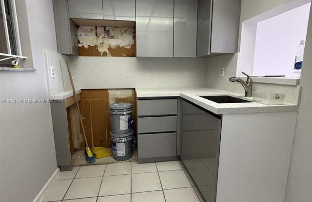 6820 W Flagler St photos photos