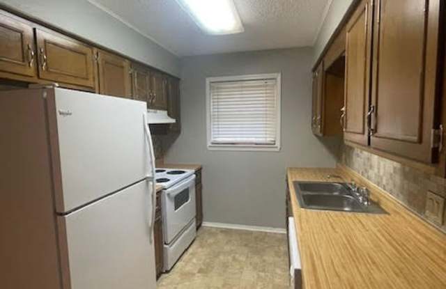 Brick Duplex: 2 bed, 1 bath photos photos Brick Duplex: 2 bed, 1 bath photos photos