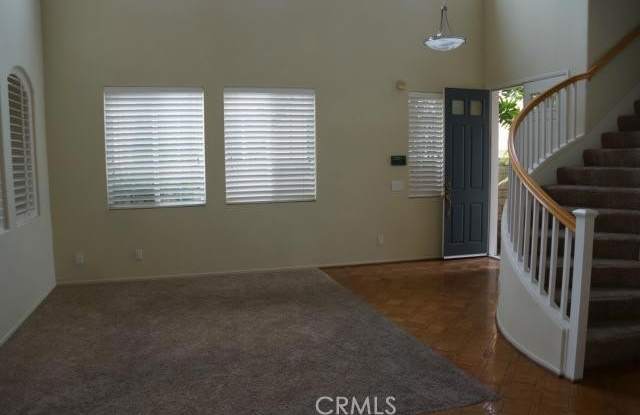 27931 Greenlawn Circle Gallery 3