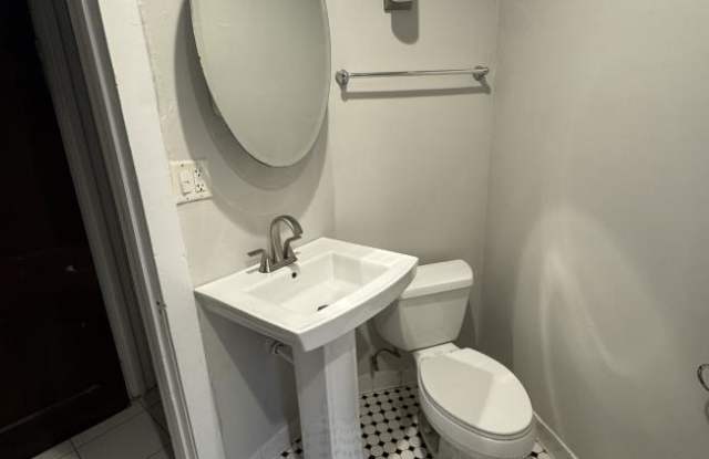 4649 N Manor Gallery 2