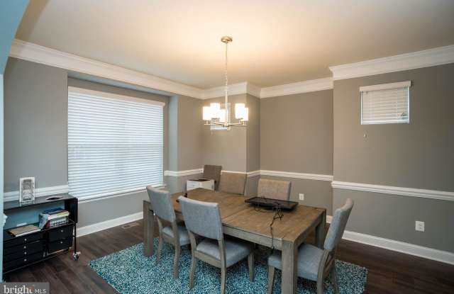 5571 SADDLEBROOK COURT Gallery 2