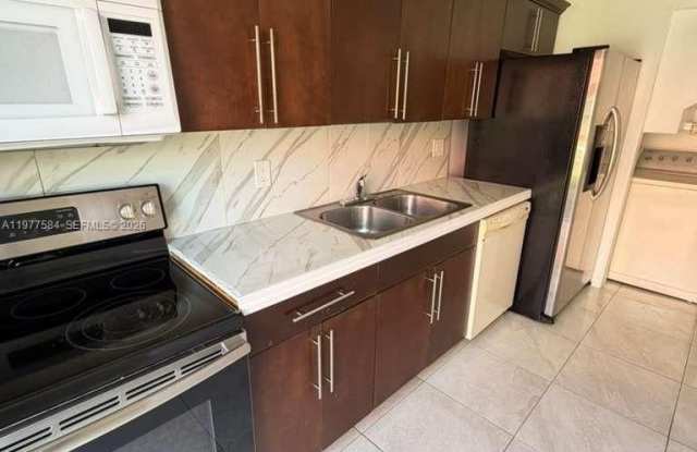 2462 NW 52nd Ave photos photos