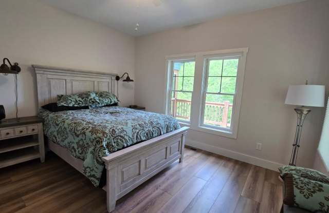 Modern 3BR/2BA Home in Prestigious Neighborhood – Near WCU! Fully Furnished! Gallery 4