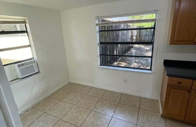 5739 Hayes Street Gallery 4