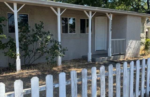1 BED/1 BATH IN REDDING photos photos