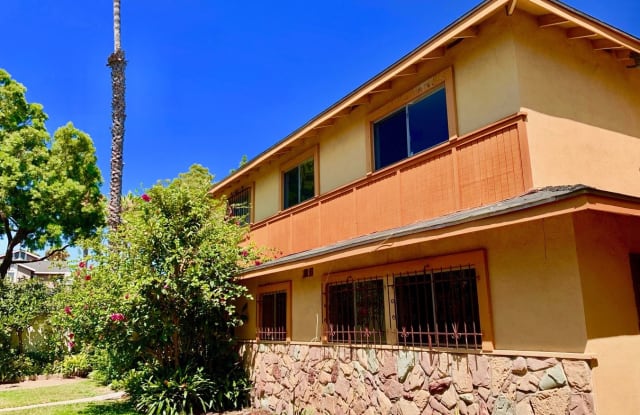 9 Yellow Boot Ln - 9 Yellow Boot Lane, Carson, CA 90745
