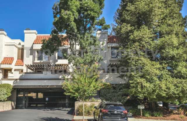 Very nice 2 bed / 2.5 bath / 1,185 sqft Walnut Creek Townhouse in desirable Main Chance Estates Development available now for lease! photos photos