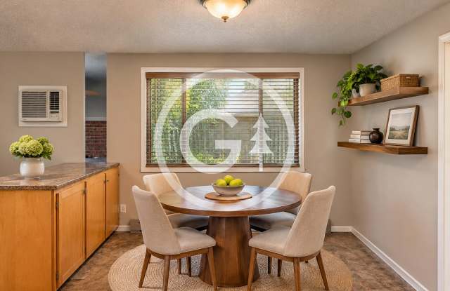 3-Bedroom Home in the Heart of Selah | Garage + Fenced Yard Gallery 4