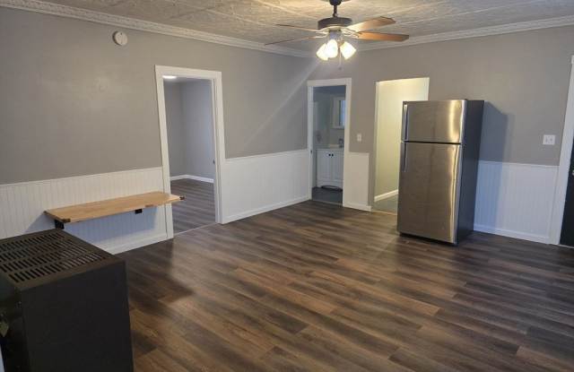 107-113 Palmer St unit: 2 photos photos