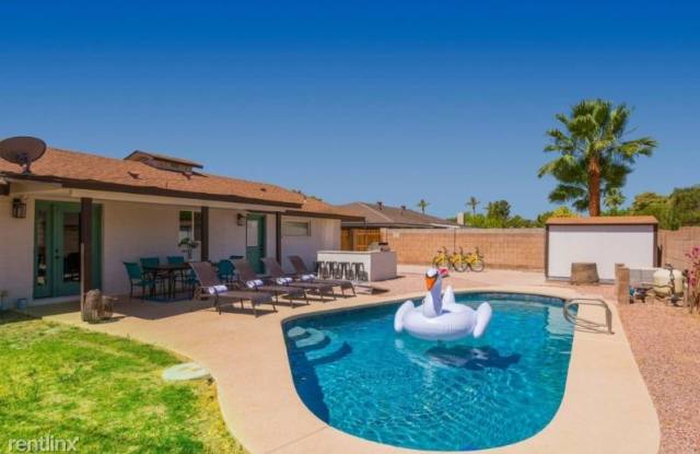 8214 E Meadowbrook Ave - 8214 East Meadowbrook Avenue, Scottsdale, AZ 85251