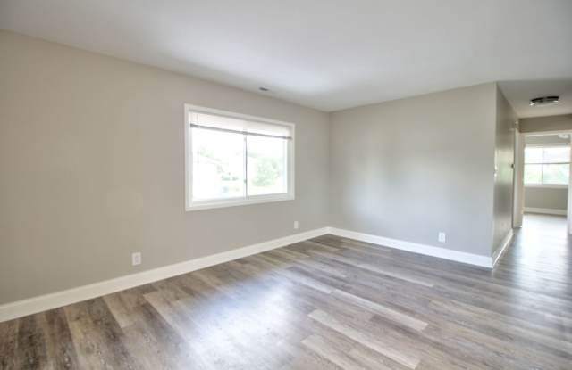 2353 CARNATION Drive Gallery 3