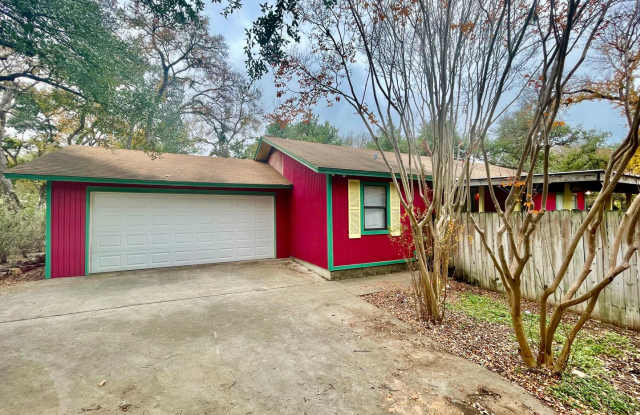 Eclectic 3 Bedroom, 2 Bathroom Home - 2 Car Garage - Fenced Yard and More! photos photos