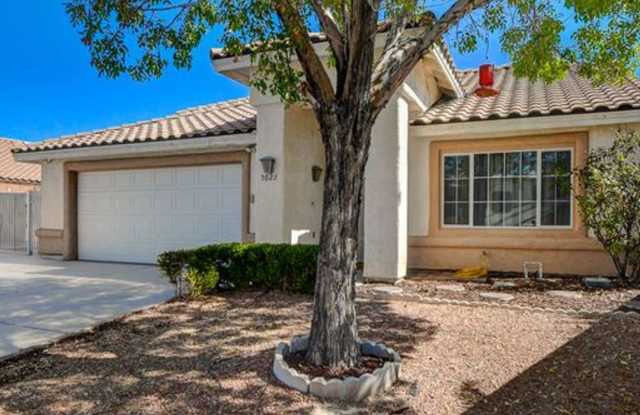 Single story home. NO HOA! photos photos