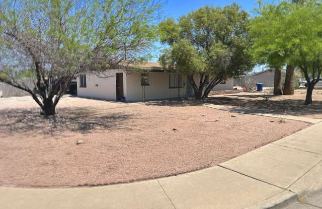 OPEN HOUSE 6-30-25 4:30-5:30PM. ASU REMODELED - 5BR/2BA HOUSE SWIMMING POOL, BUILT IN FIRE-PIT, BEAUTIFUL HOME , TILE FLOORS photos photos