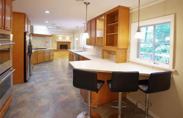 5068 Vernon Oaks Drive Gallery 3