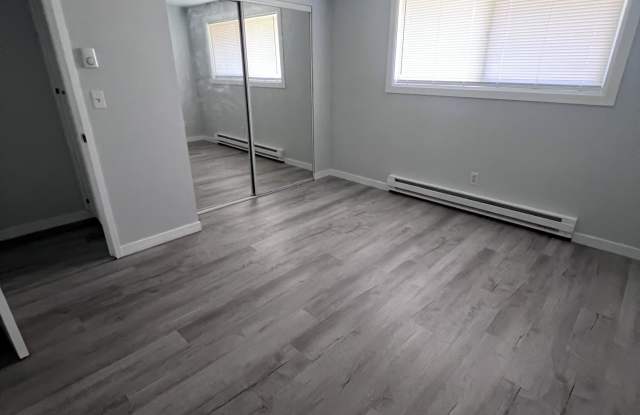 12815 Valley Avenue East Gallery 4