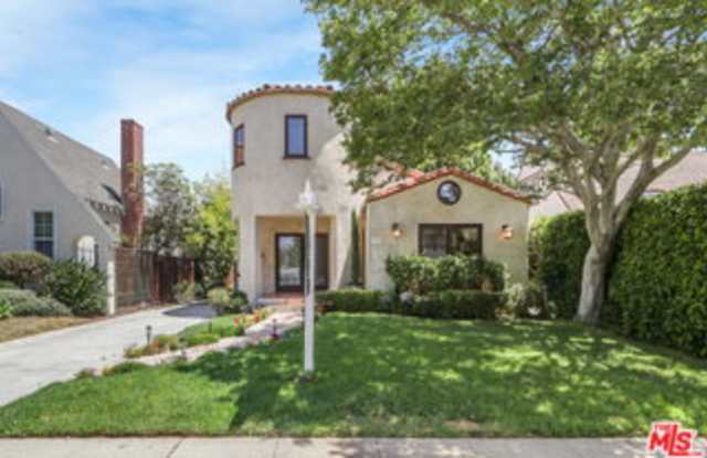 2130 Manning Avenue Gallery 1