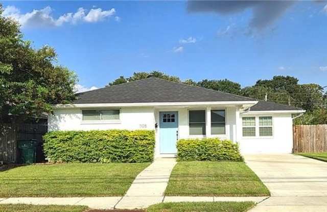 1105 OAKLAWN Drive photos photos