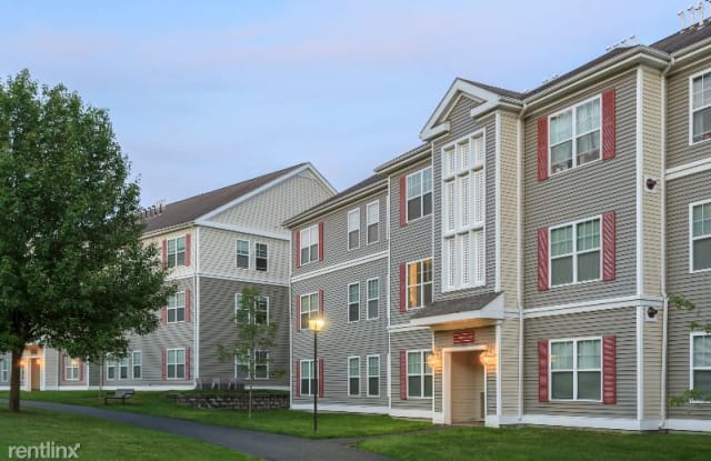 2 Gatehouse Ln 222 - 2 Gatehouse Lane, Franklin, MA 02038
