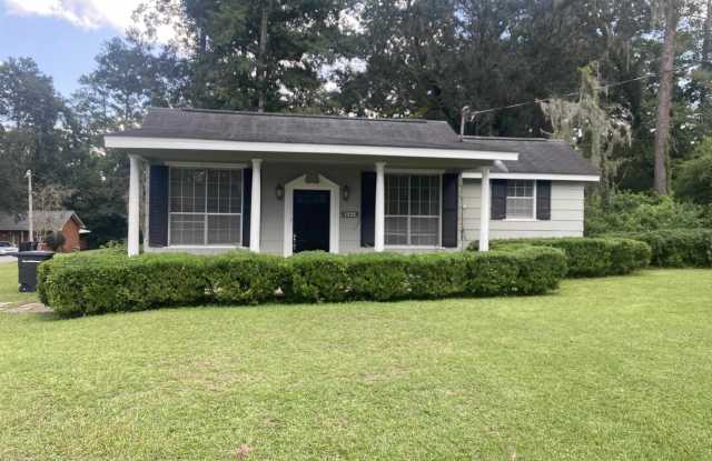 1535 Coombs Drive Gallery 1