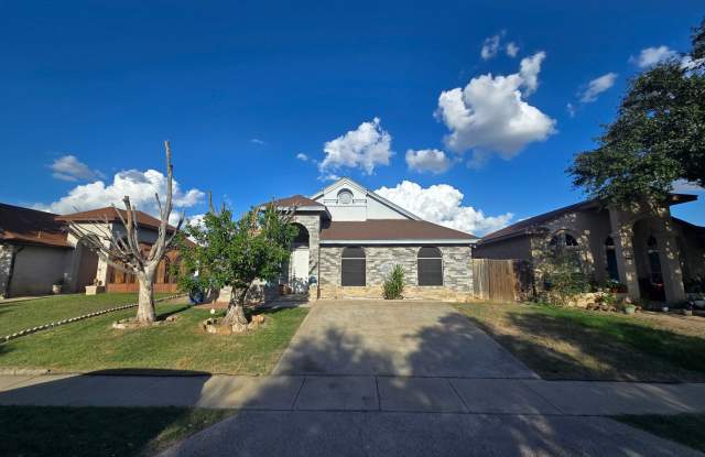 Mines Road Area! Four Bedroom Available! Gallery 1