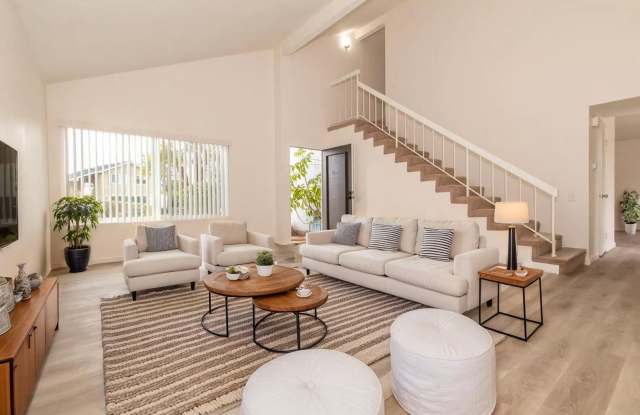 Spacious Two-Story 4 Bedroom/2.5 Bath Cardiff Cul-De-Sac Home Close to the Coast! - 726 Kings Cross Court, Encinitas, CA 92007