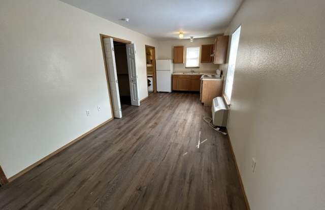 1635 Neptune Street - 14 photos photos