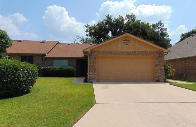 336 Olympia Fields - 336 Olympia Fields Street, Meadowlakes, TX 78654