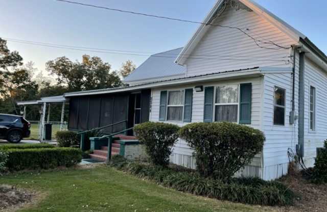 Lovely Home near Dothan and Marianna Gallery 3
