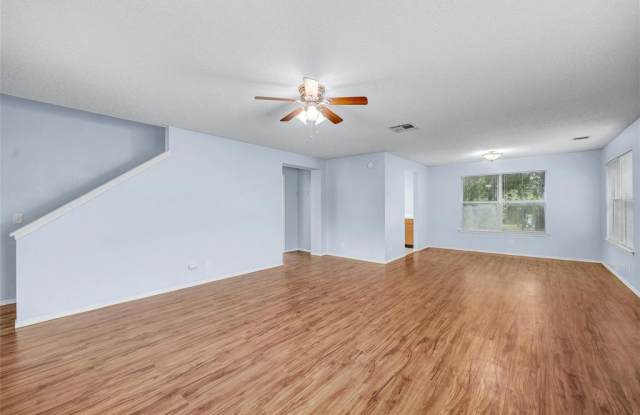 1908 Summer Rain Drive Gallery 4