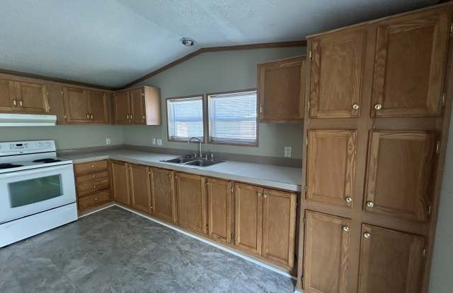 3430 N. Peoria Drive Lot 22 - 3430 North Peoria Road, Springfield, IL 62702 3430 N. Peoria Drive Lot 22 - 3430 North Peoria Road, Springfield, IL 62702