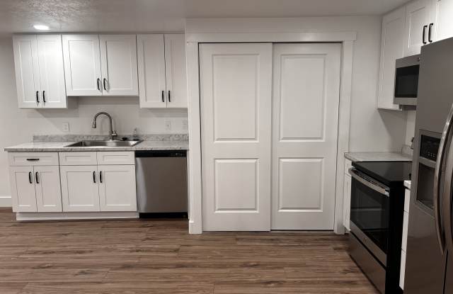 1684 South Sawtooth Boulevard - 1684 South Sawtooth Boulevard, Santaquin, UT 84655
