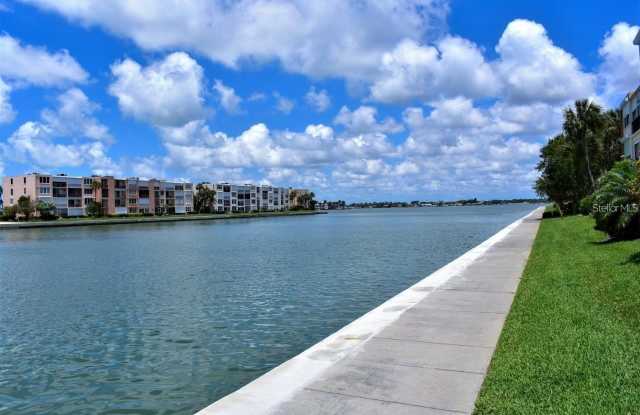 7420 BAY ISLAND Drive S Gallery 3