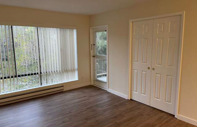1 Bedroom at Watergate on the third floor with a sunny western exposure over a lush garden courtyard! Gallery 1