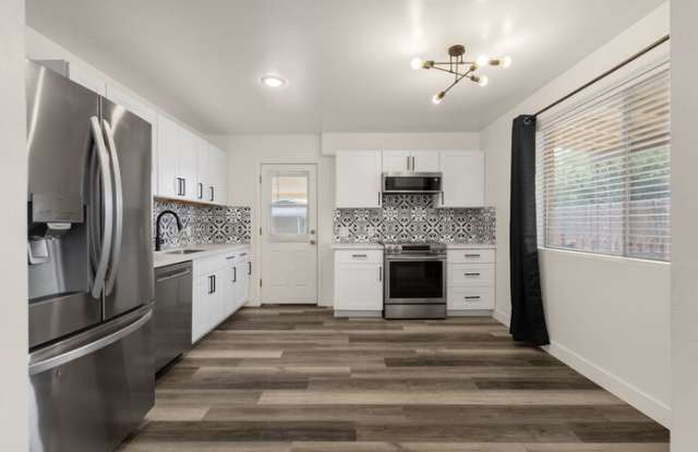 919 East Ocotillo Road Gallery 2