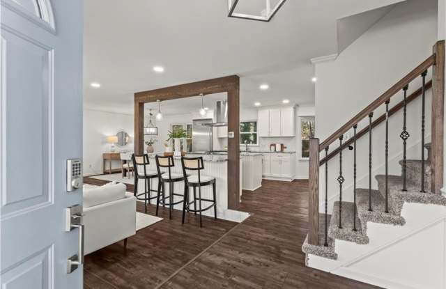 1106 Aurora Court Gallery 2