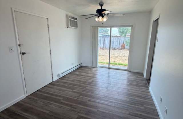 3 Bedroom Home Fully Fenced Front & Back Yards. Gallery 4