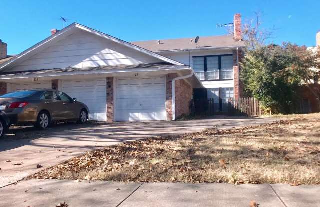125 N. COTTONWOOD DRIVE - 125 N Cottonwood Dr, Richardson, TX 75080